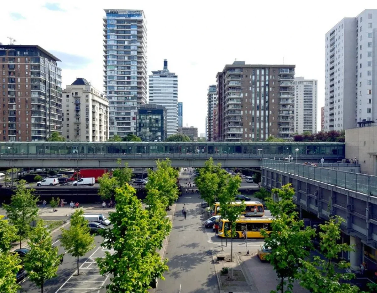 Construction et Urbanisme : Naviguer dans le Labyrinthe des Réglementations